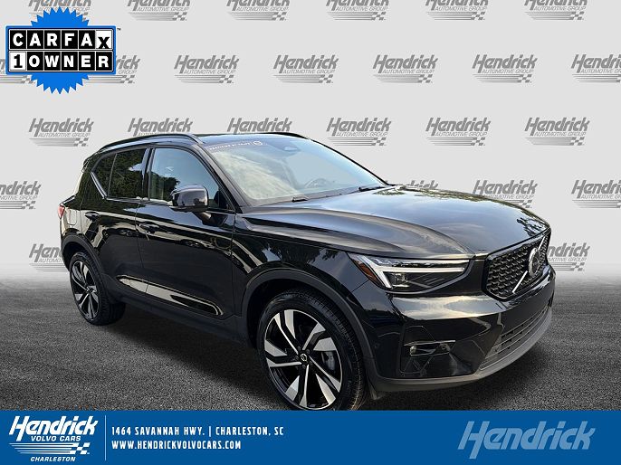 2025 Volvo XC40 Ultra Dark Theme