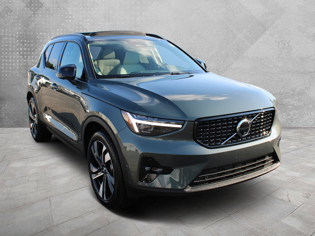 2026 Volvo XC40 B5 Ultra