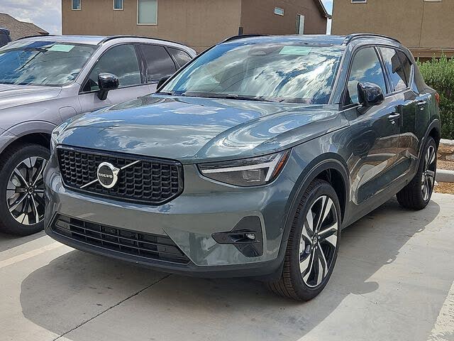 2026 Volvo XC40 B5 Ultra