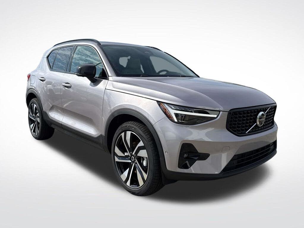2026 Volvo XC40 B5 Ultra