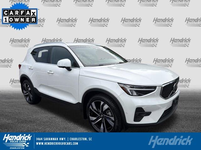 2023 Volvo XC40 Plus Bright Theme