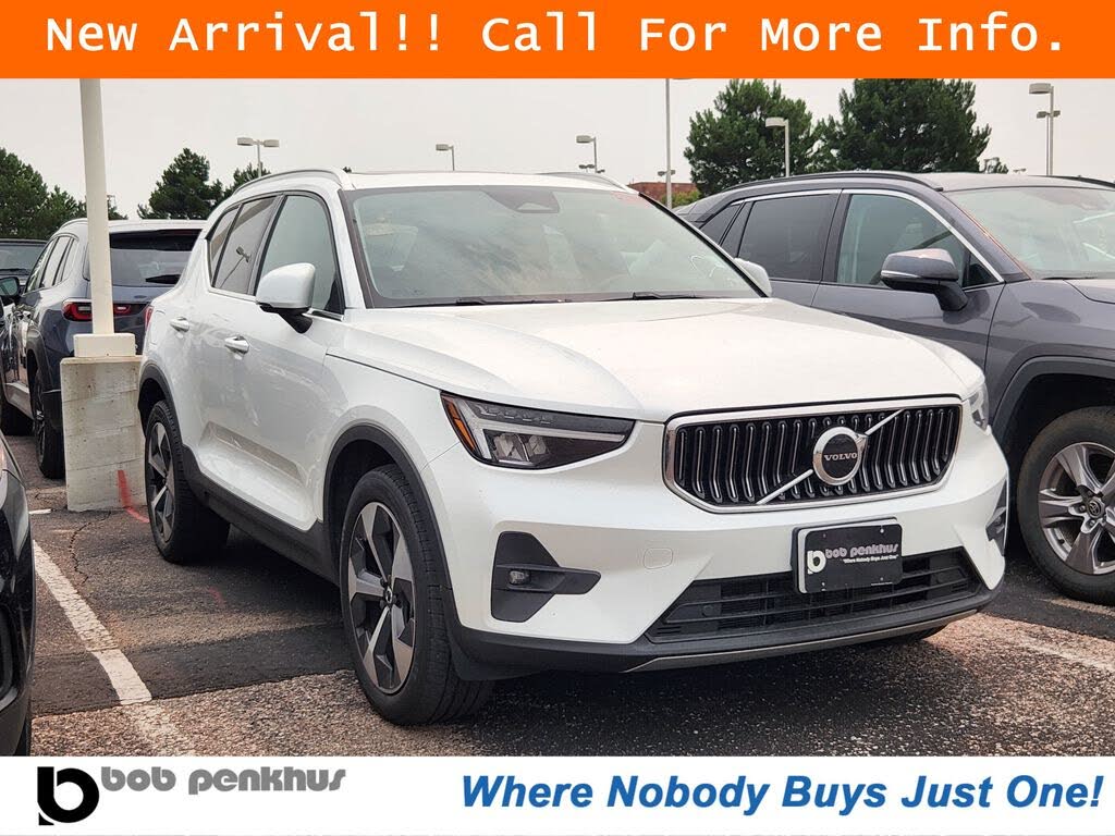 2023 Volvo XC40 B5 Plus Bright