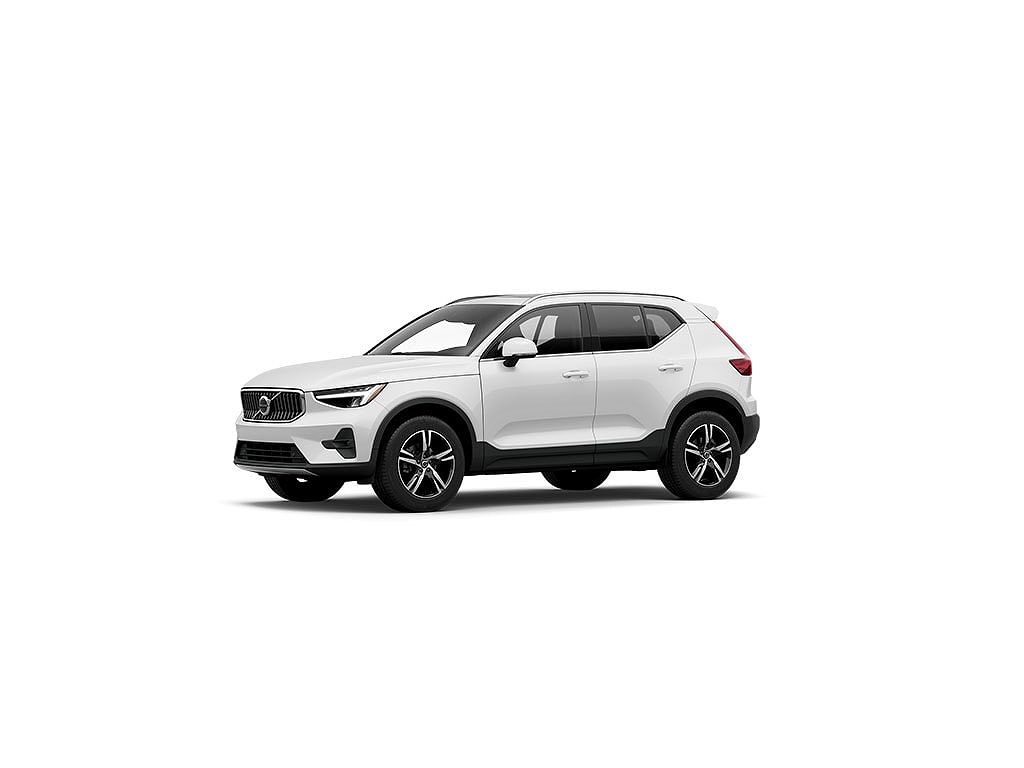 2023 Volvo XC40 B5 Plus Bright