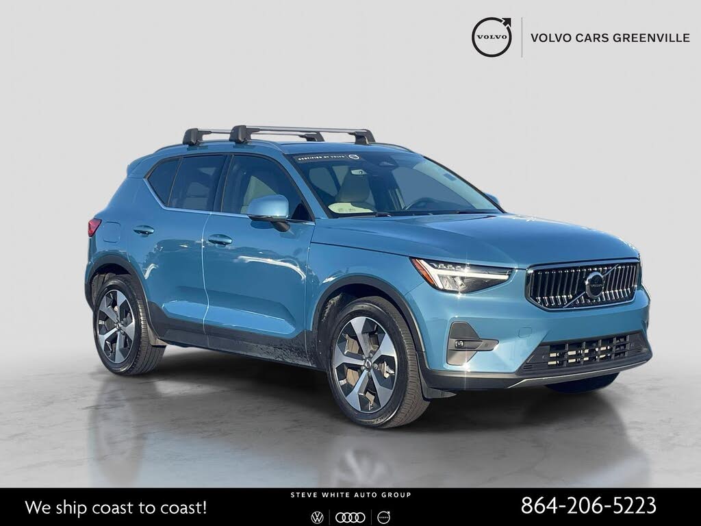 2023 Volvo XC40 B5 Plus Bright