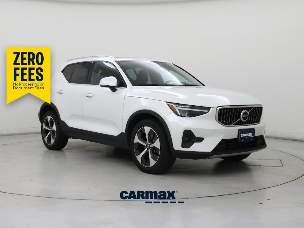 2023 Volvo XC40 B5 Plus Bright