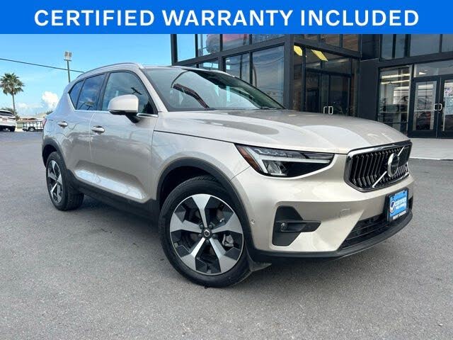 2023 Volvo XC40 B5 Plus Bright