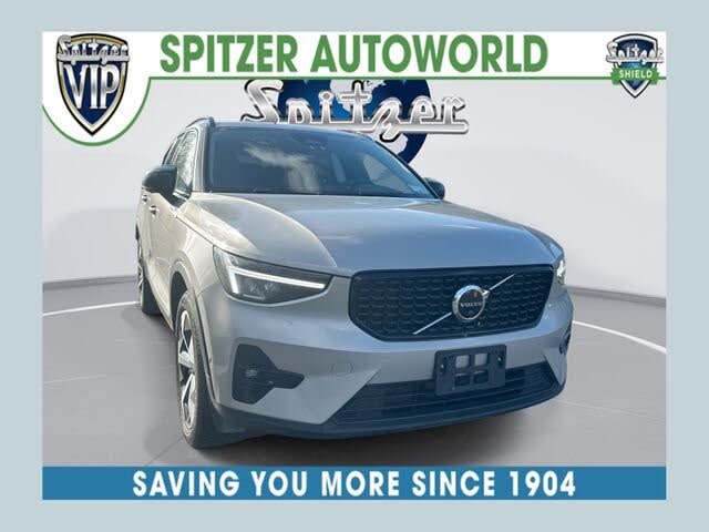 2023 Volvo XC40 B5 Plus Dark