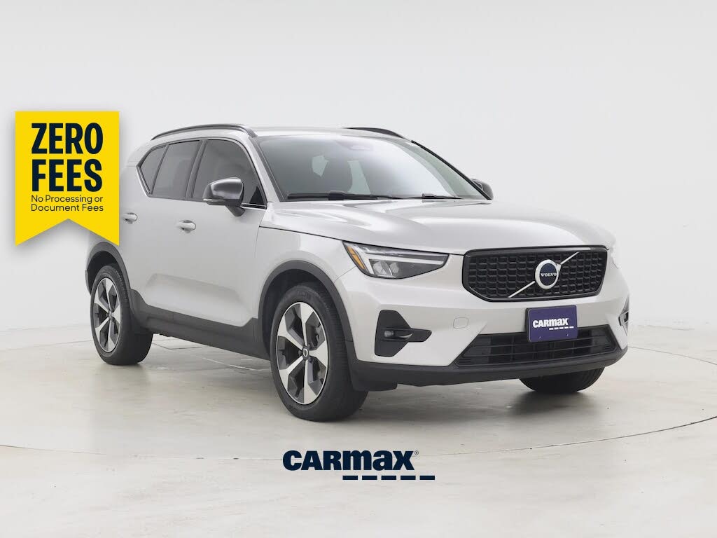 2023 Volvo XC40 B5 Plus Dark