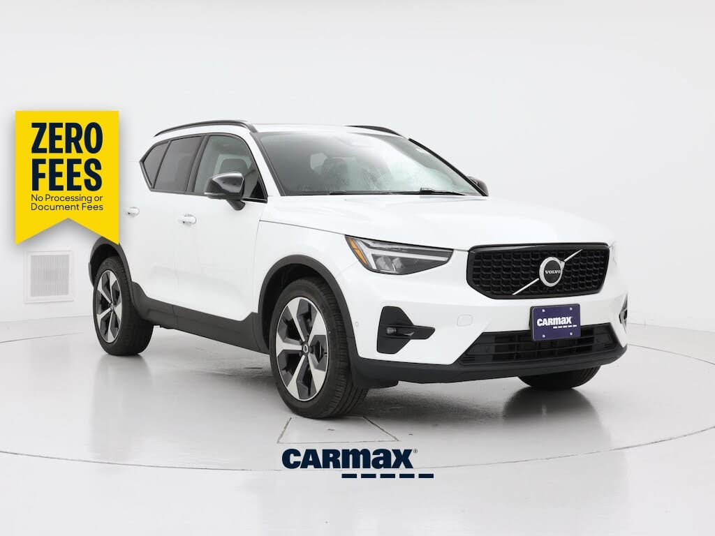 2023 Volvo XC40 B5 Plus Dark