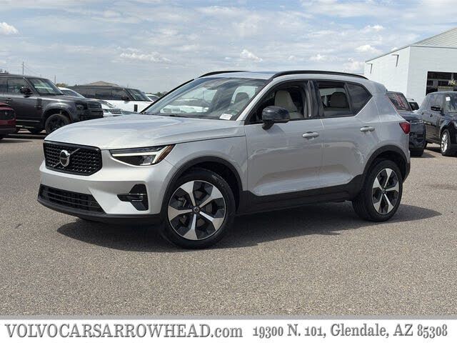 2023 Volvo XC40 B5 Plus Dark