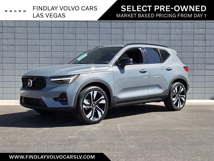 2023 Volvo XC40 B5 Ultimate Dark