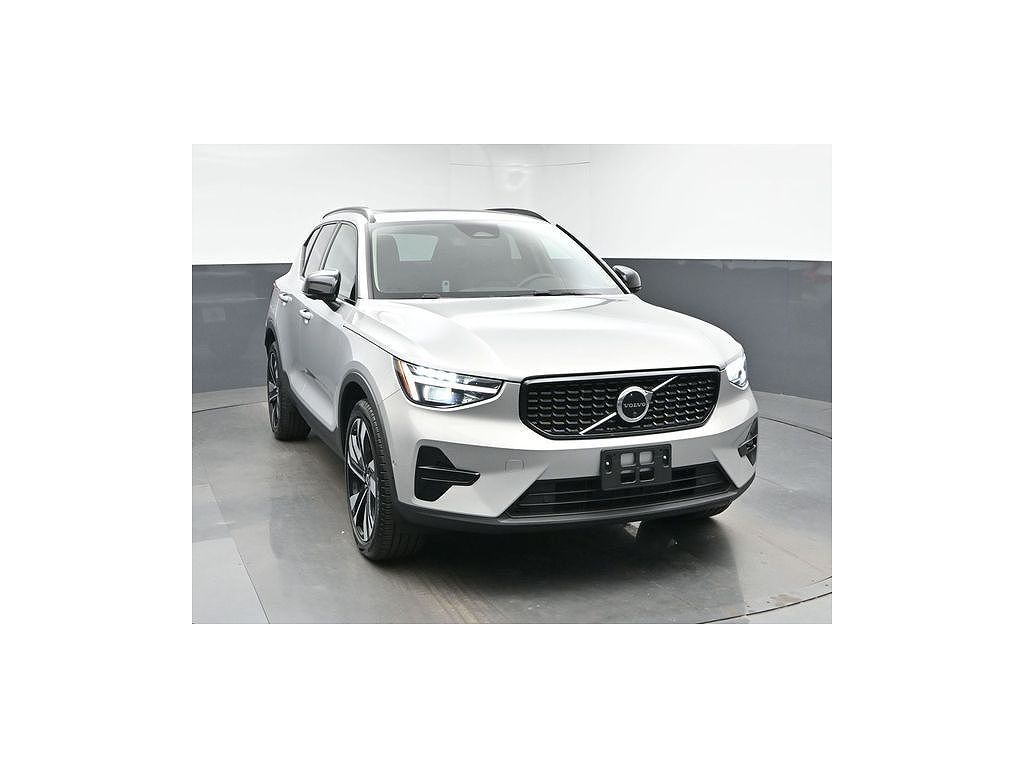2023 Volvo XC40 Ultimate