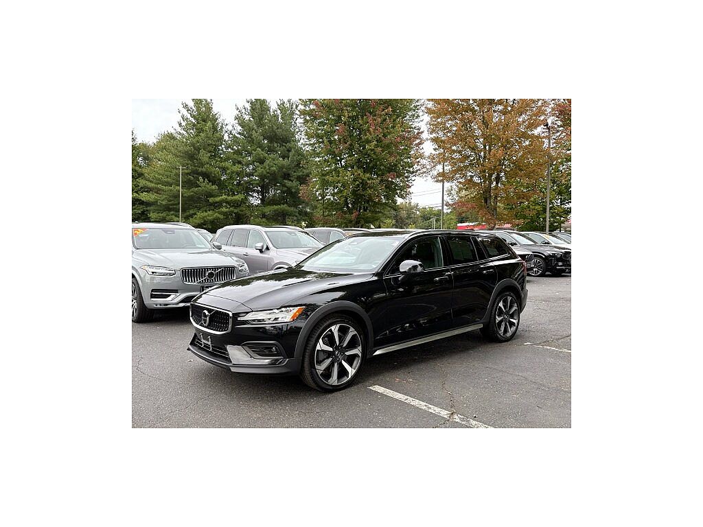 2024 Volvo V60 Cross Country Ultimate