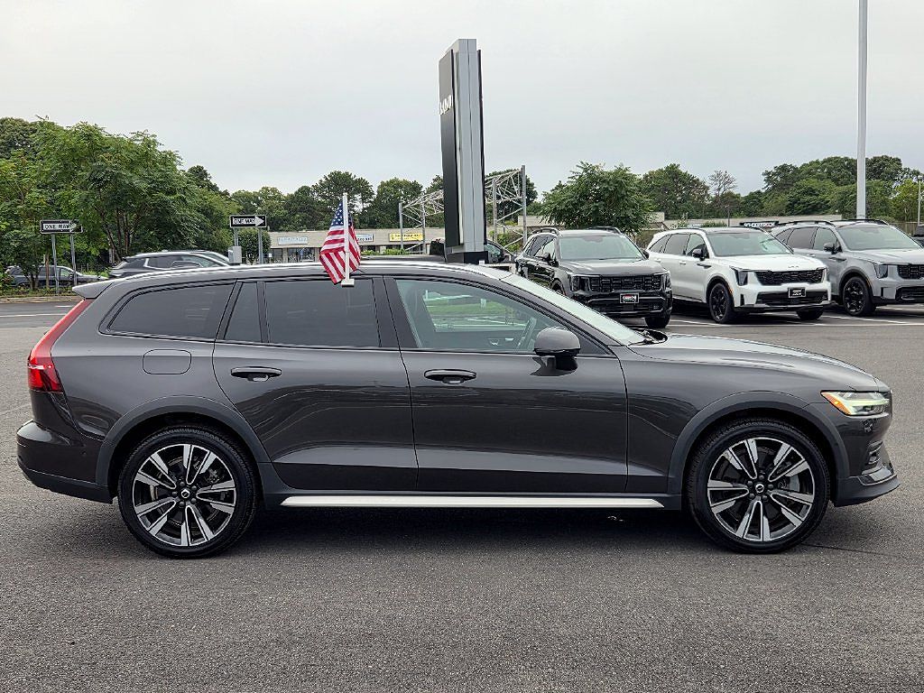 2024 Volvo V60 B5 Ultimate