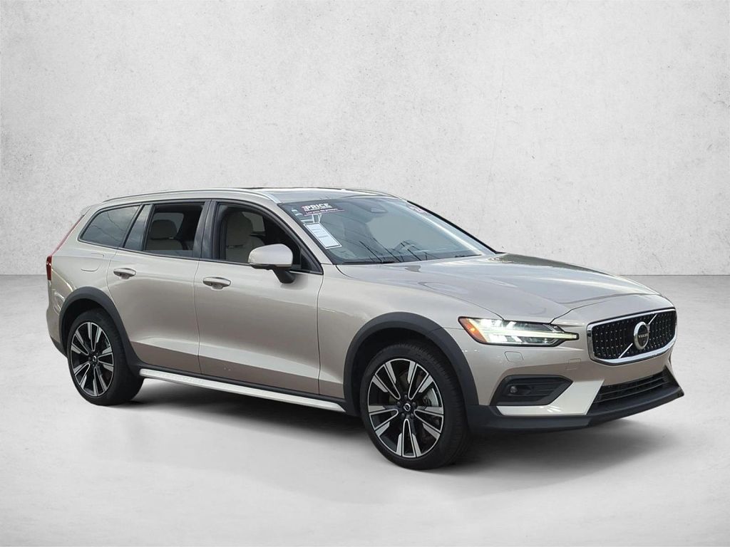 2024 Volvo V60 B5 Ultimate