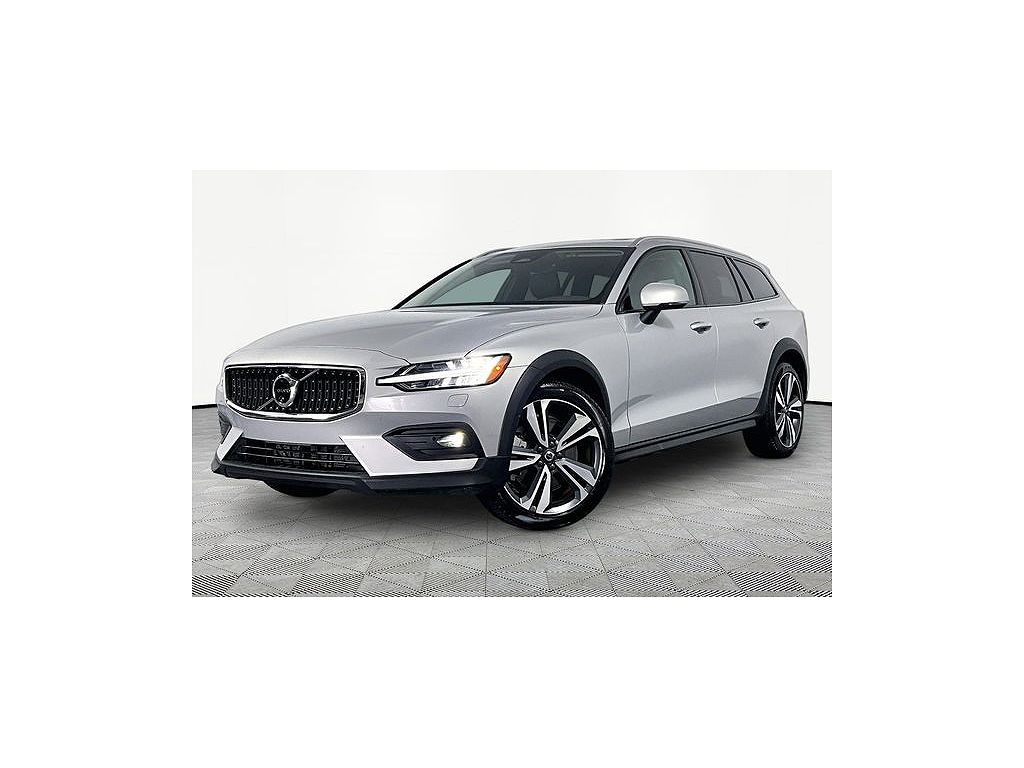 2025 Volvo V60 B5 Plus