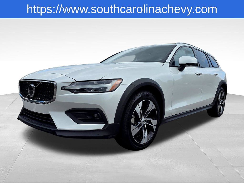2025 Volvo V60 Cross Country Plus