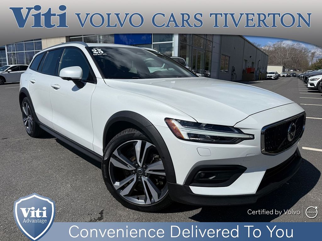2025 Volvo V60 B5 Plus