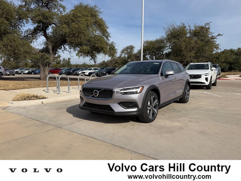 2026 Volvo V60 Cross Country B5 Plus
