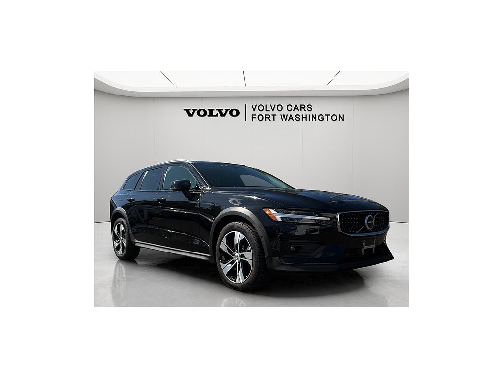 2025 Volvo V60 B5 Plus