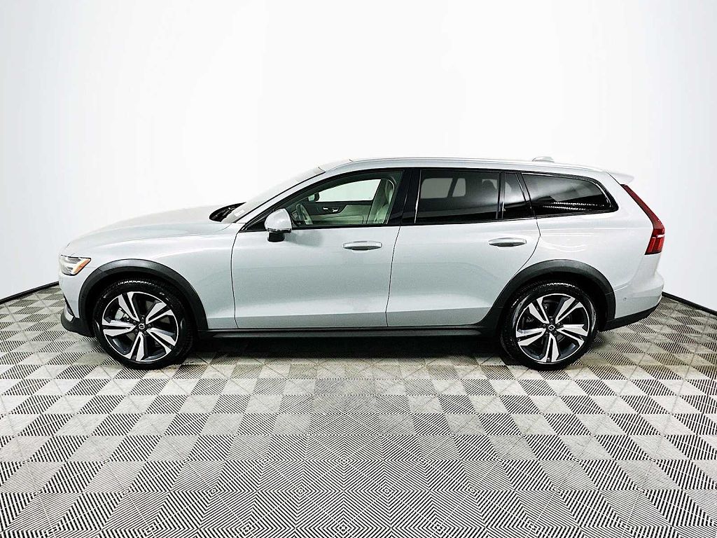 2026 Volvo V60 B5 Plus
