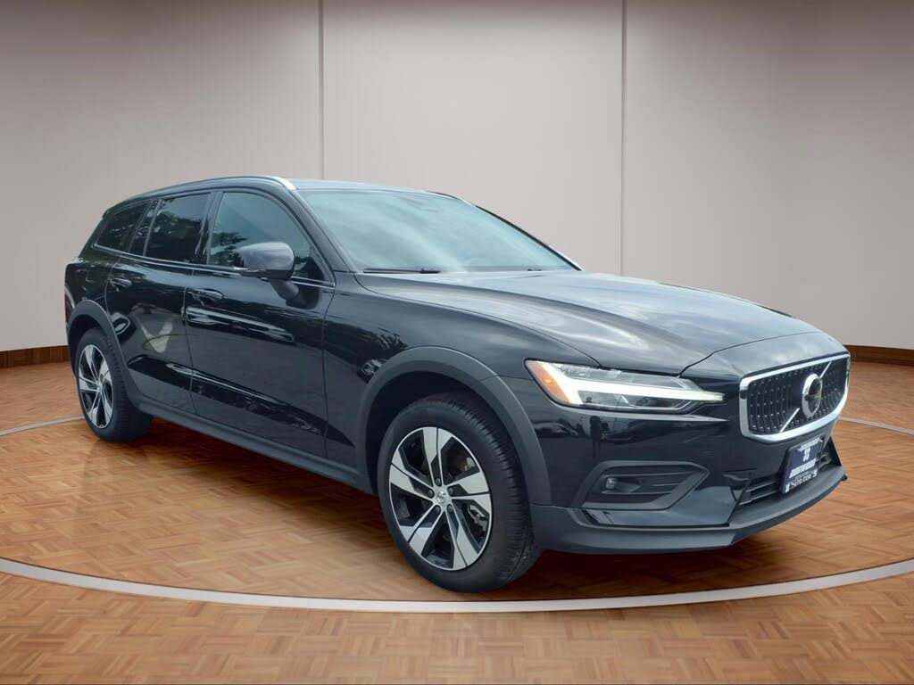 2026 Volvo V60 Cross Country B5 Plus