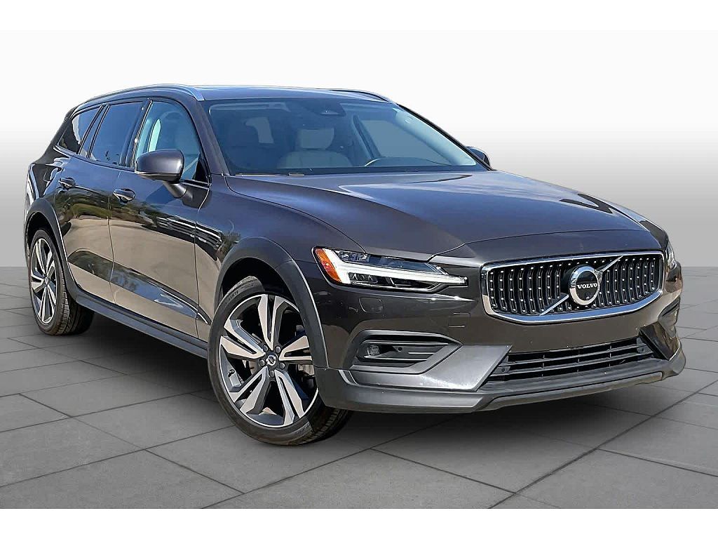 2025 Volvo V60 B5 Plus