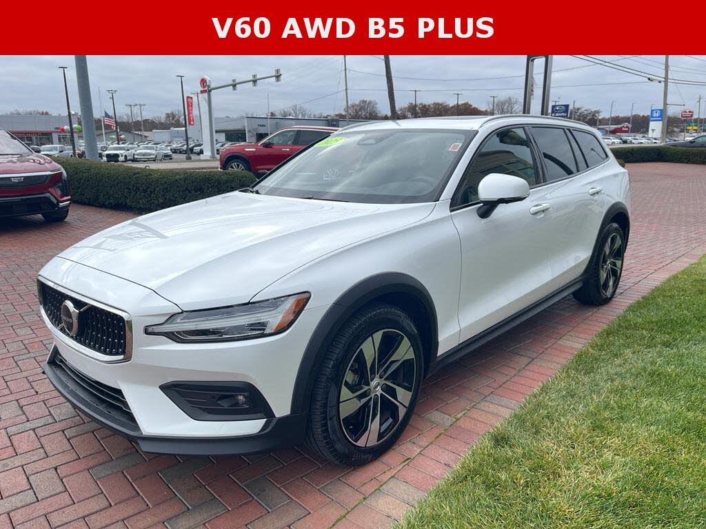 2025 Volvo V60 Cross Country B5 Plus