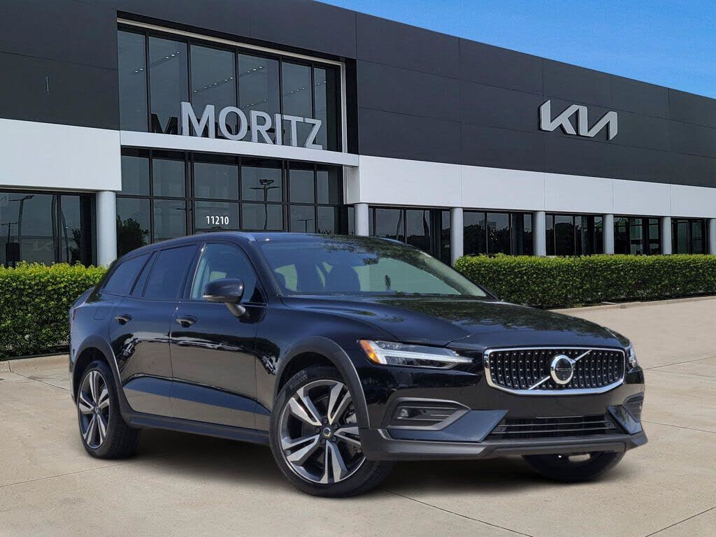 2025 Volvo V60 Cross Country B5 Plus