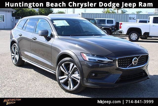 2025 Volvo V60 Cross Country B5 Plus