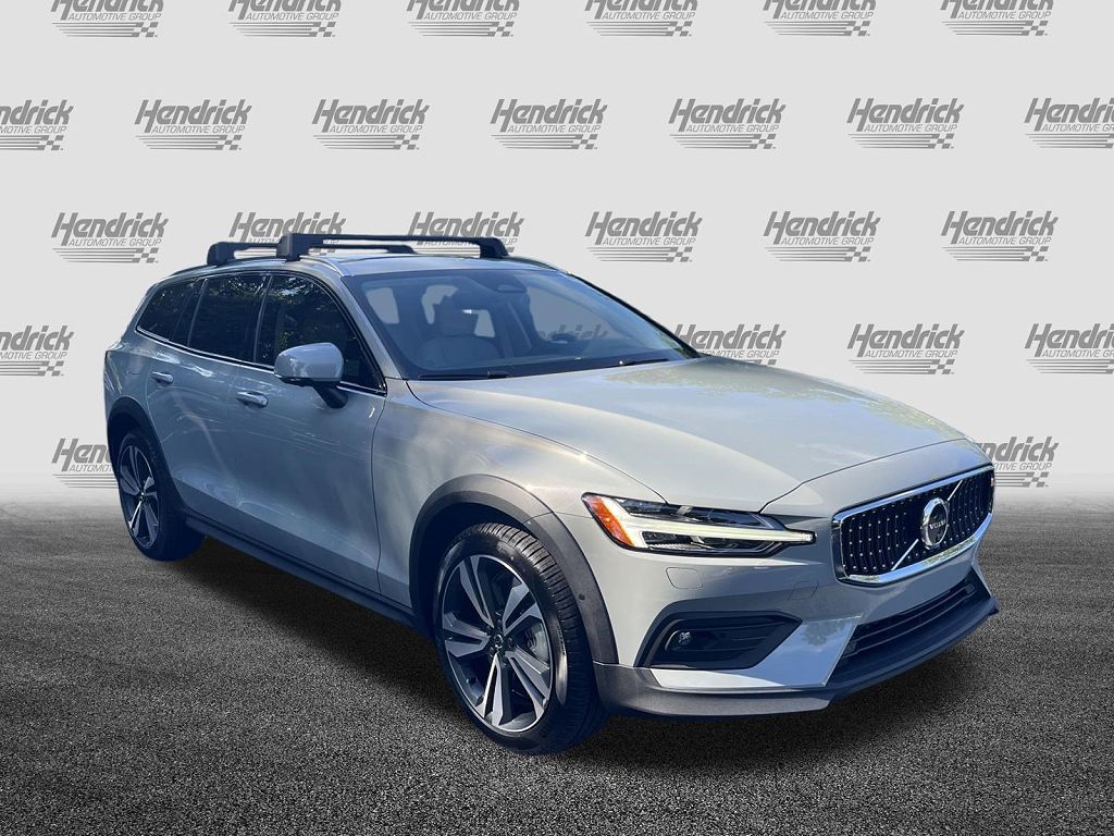 2026 Volvo V60 Cross Country Plus