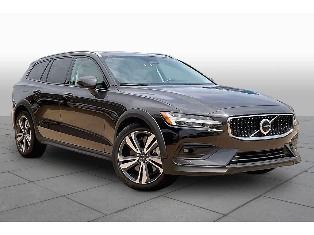 2025 Volvo V60 B5 Plus