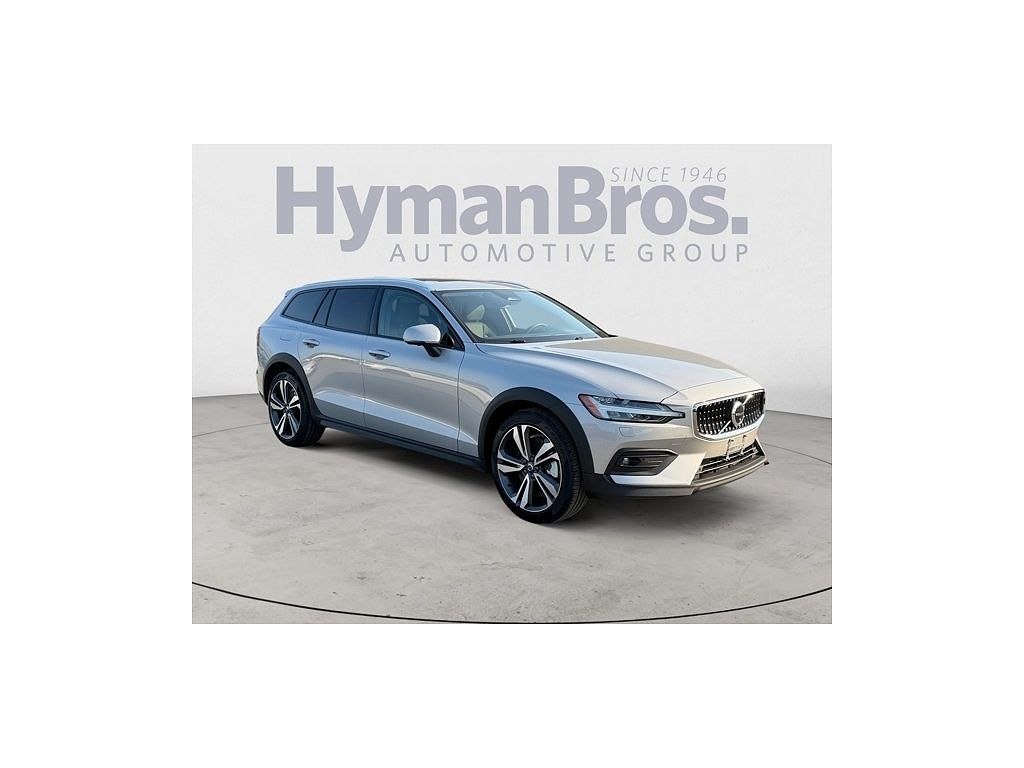 2025 Volvo V60 Cross Country Plus AWD