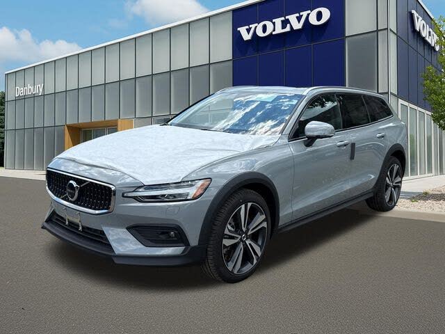 2026 Volvo V60 Cross Country B5 Plus