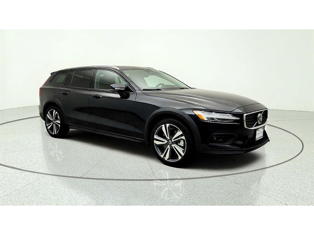 2025 Volvo V60 B5 Plus