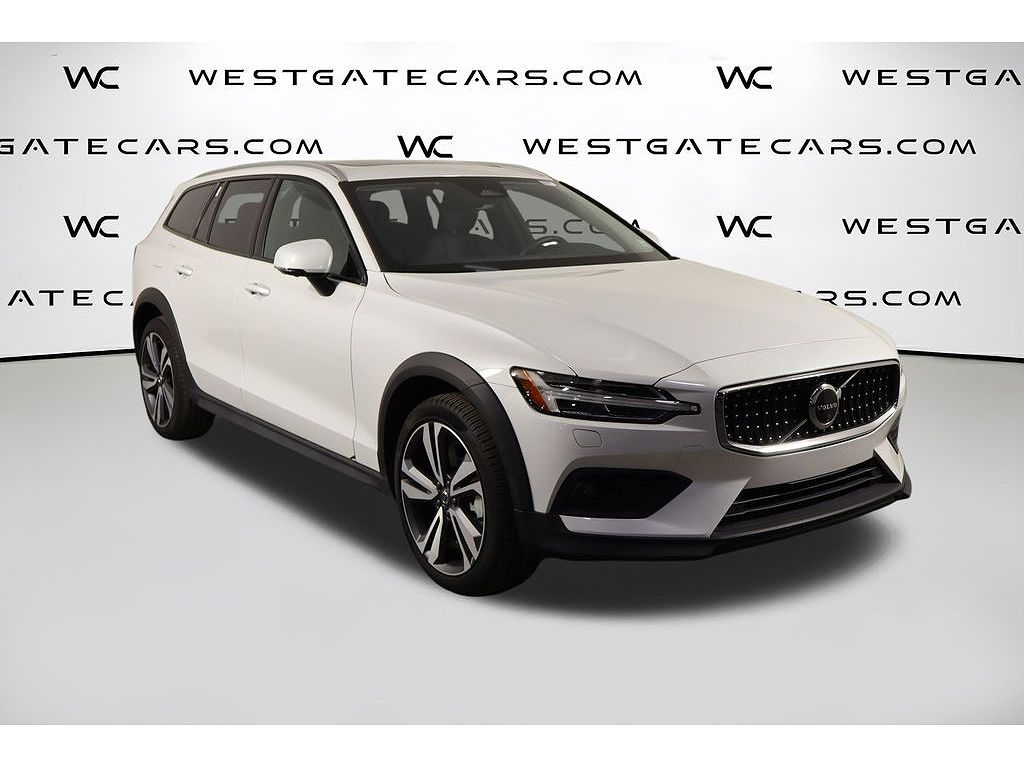 2026 Volvo V60 Cross Country B5 Plus