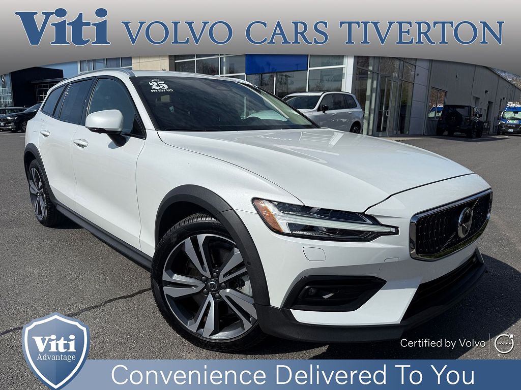 2025 Volvo V60 B5 Plus