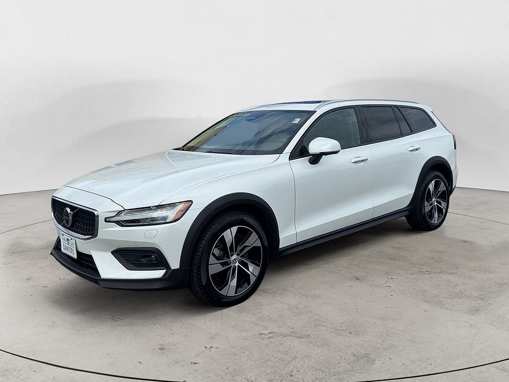 2025 Volvo V60 B5 Plus