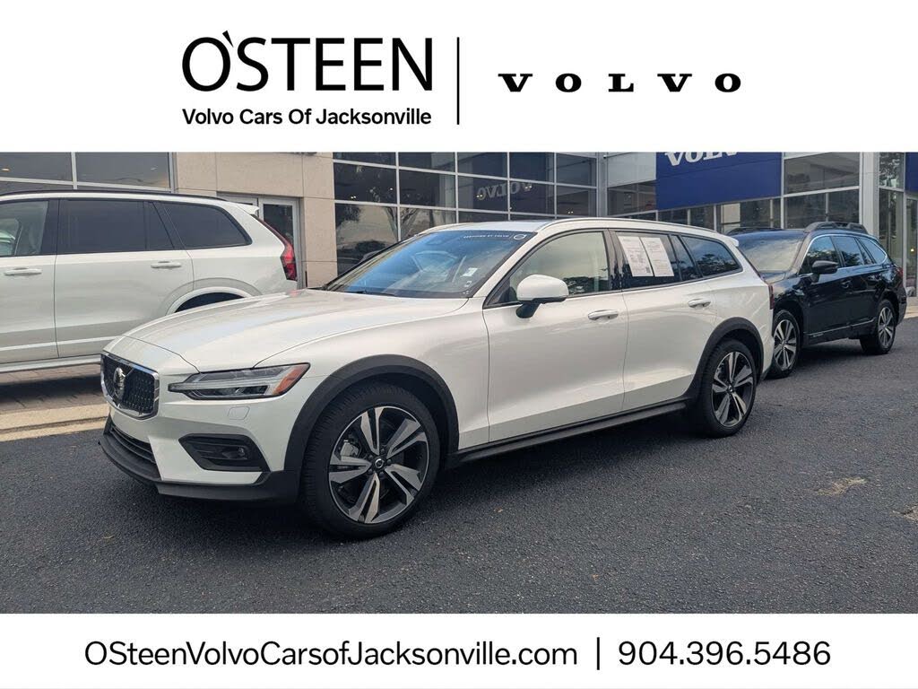 2026 Volvo V60 Cross Country B5 Plus