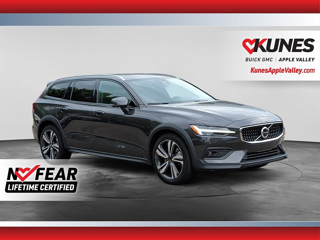 2025 Volvo V60 B5 Plus