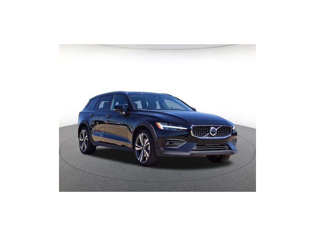 2025 Volvo V60 B5 Plus