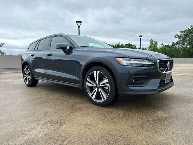 2025 Volvo V60 Cross Country B5 Plus