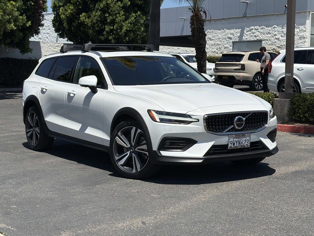 2026 Volvo V60 B5 Plus
