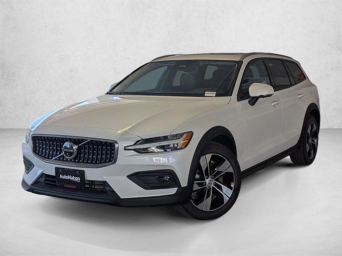 2026 Volvo V60 Cross Country B5 Plus