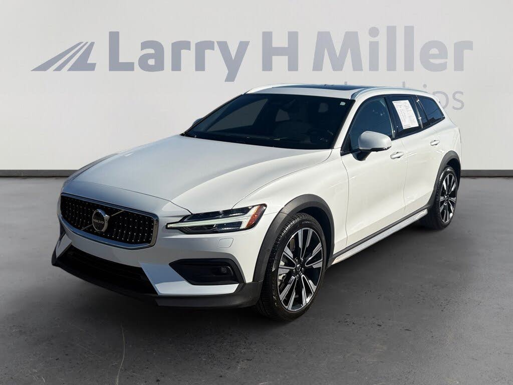 2025 Volvo V60 Cross Country B5 Ultra