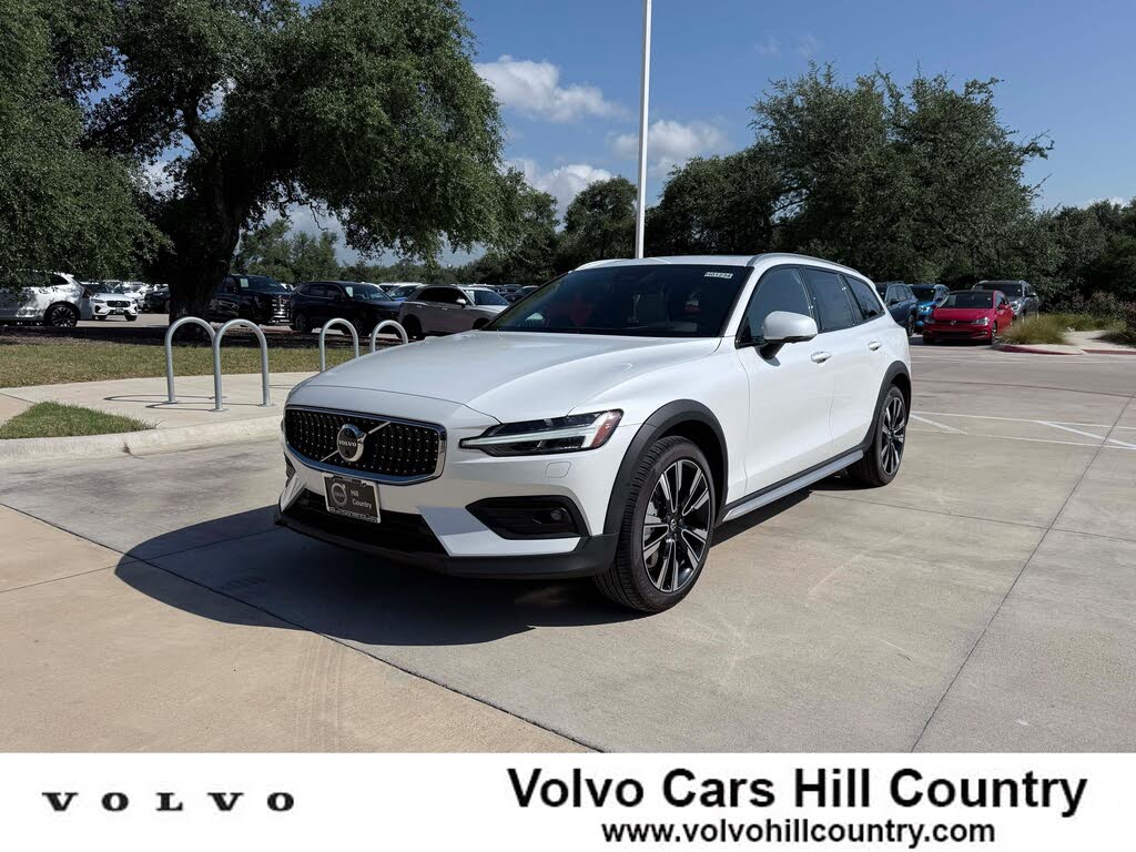 2026 Volvo V60 Cross Country B5 Ultra
