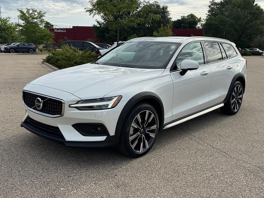 2025 Volvo V60 B5 Ultra