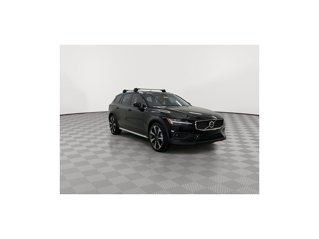 2025 Volvo V60 B5 Ultra