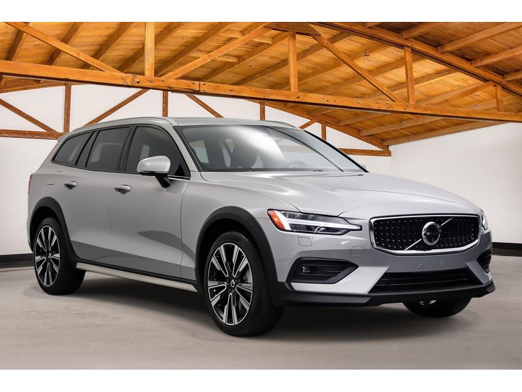 2025 Volvo V60 B5 Ultra