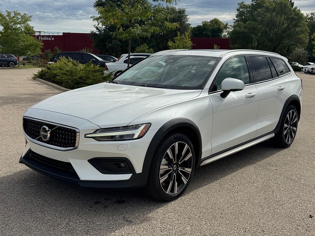 2025 Volvo V60 B5 Ultra